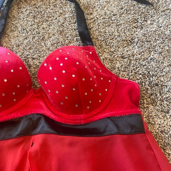 Red Negligee - Picture 4 of 12